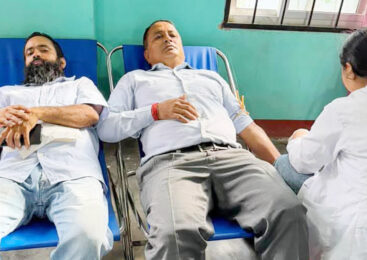 भोटेकोशी बाढीपीडितको सहयोगार्थ सल्लेरी टोलमा रक्तदान कार्यक्रम, ३४ जनाले गरे रक्तदान